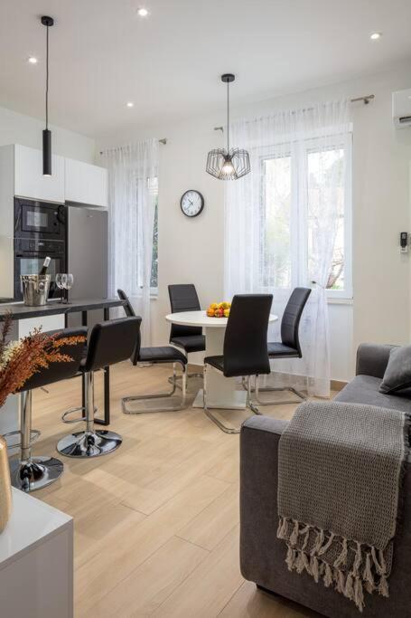 Apartman Drago 4* - 2 Minutes From The Town Centre 스플리트 외부 사진