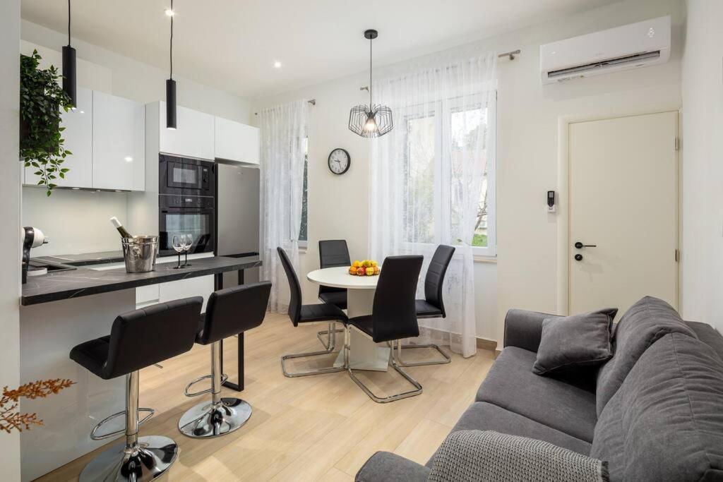 Apartman Drago 4* - 2 Minutes From The Town Centre 스플리트 외부 사진